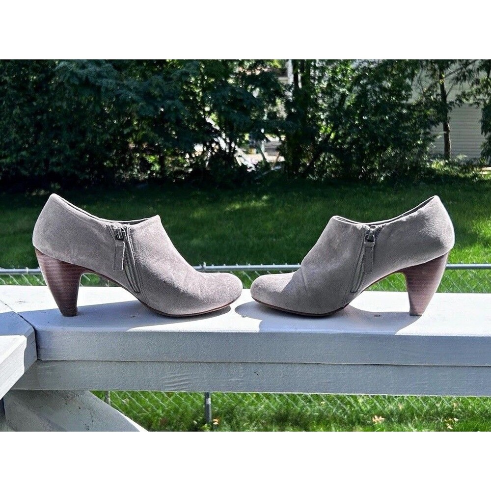 Crown Vintage Women’s Gray Suede Side Zip Ankle Booties Cone Heel Size 8M